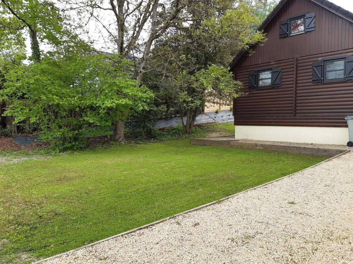 Chalet cosy et chaleureux à Wéris près de Durbuy Villa Esterno foto