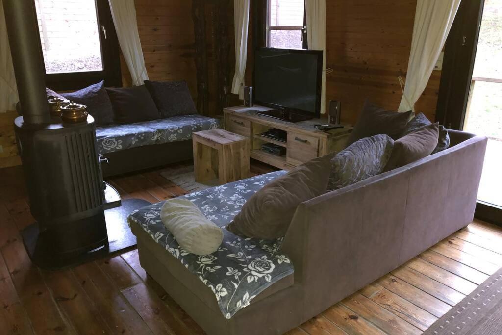 Chalet cosy et chaleureux à Wéris près de Durbuy Villa Esterno foto