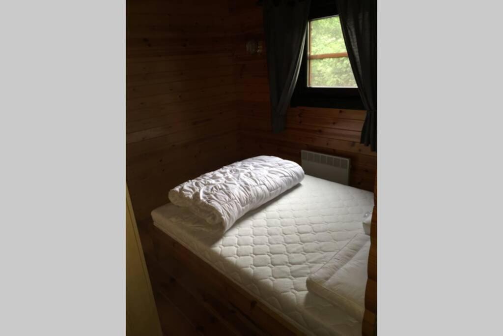 Chalet cosy et chaleureux à Wéris près de Durbuy Villa Esterno foto